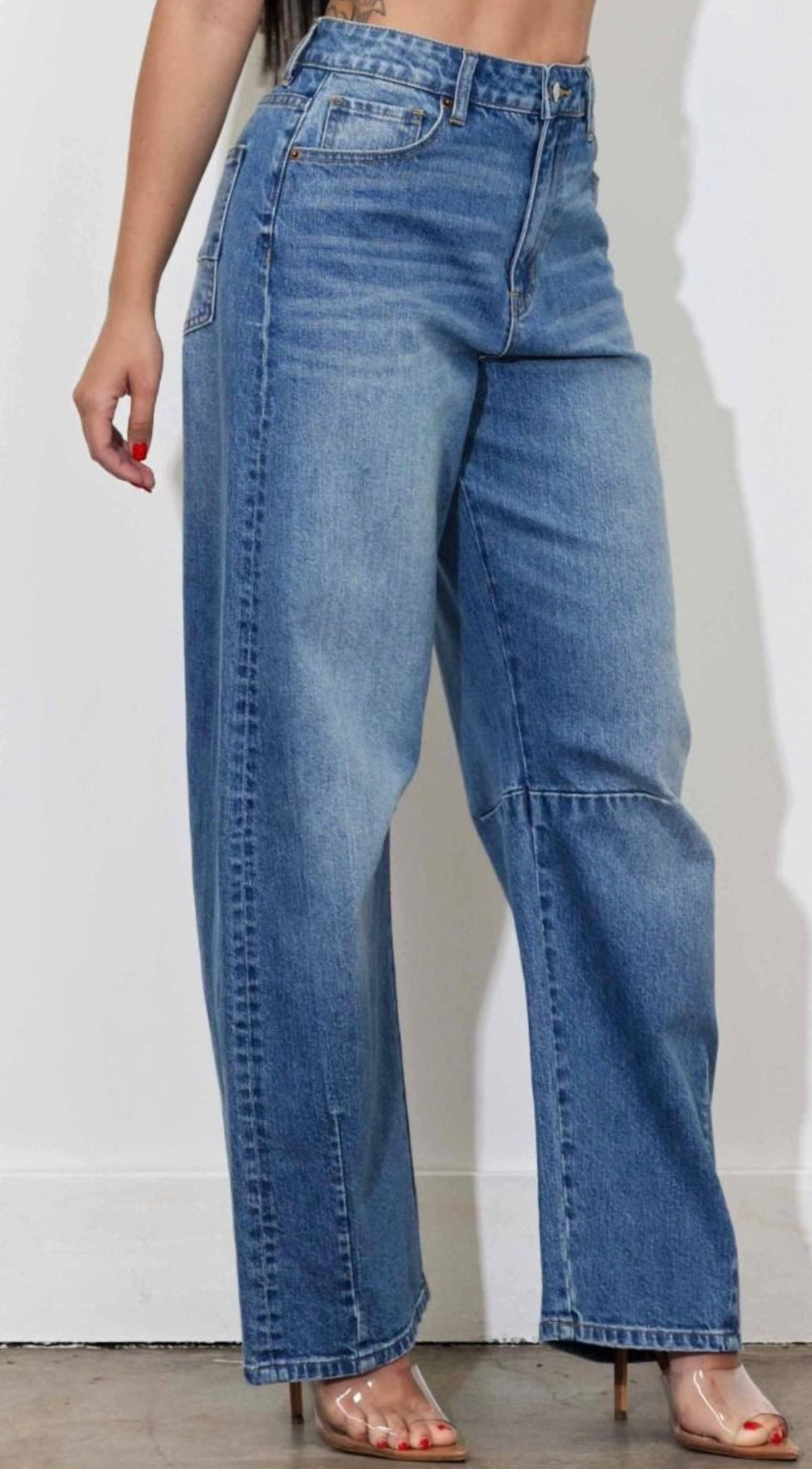 Baggy - Rigid, Relaxed at the Hip